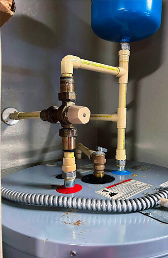 https://alexanderheightshotwater.com.au/uploads/2025/06/gas-hot-water-system-35892.jpg