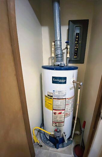 https://alexanderheightshotwater.com.au/uploads/2025/06/gas-hot-water-system-40702.jpg