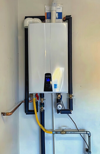https://alexanderheightshotwater.com.au/uploads/2025/06/instant-hot-water-systems-63860.jpg